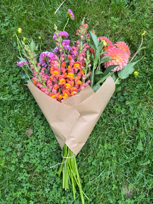 Monthly flower subscription (arrange yourself)