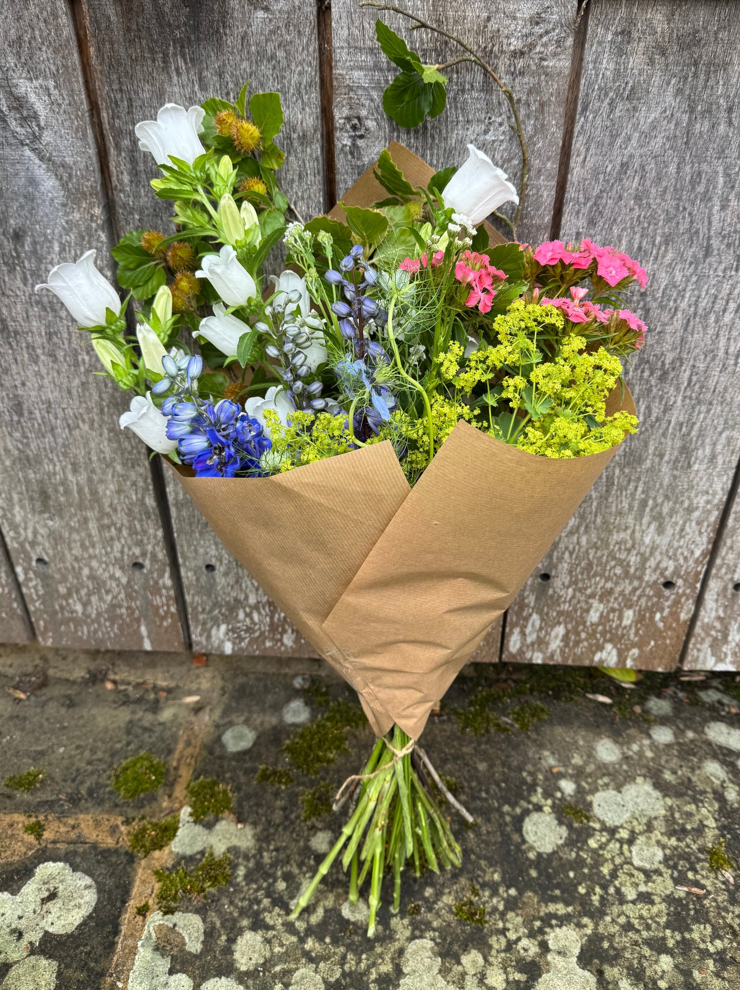 Monthly flower subscription (arrange yourself)